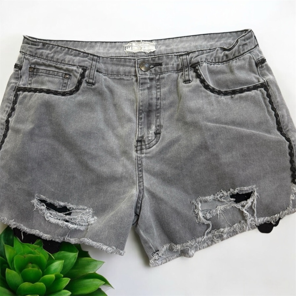 Free People Denim Shorts Size 31